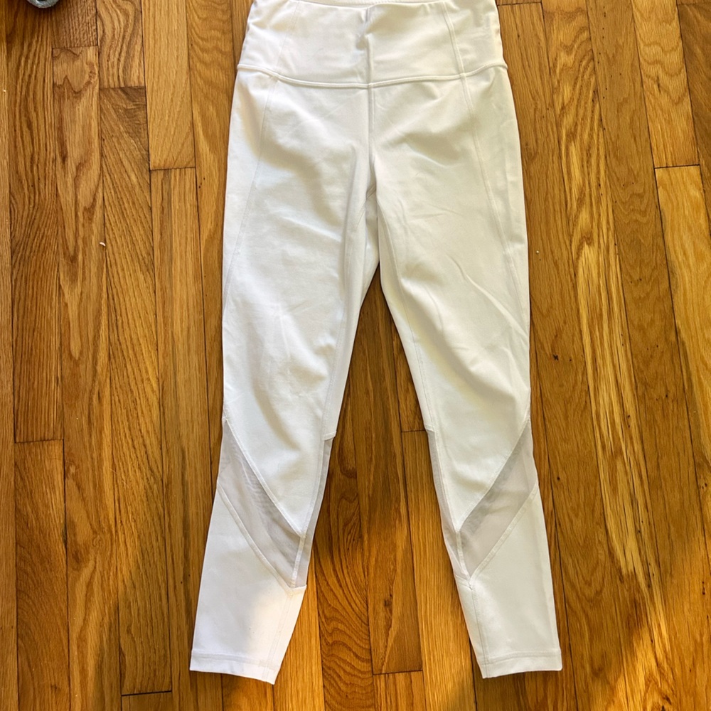 Athleta Salutation Stash Legging